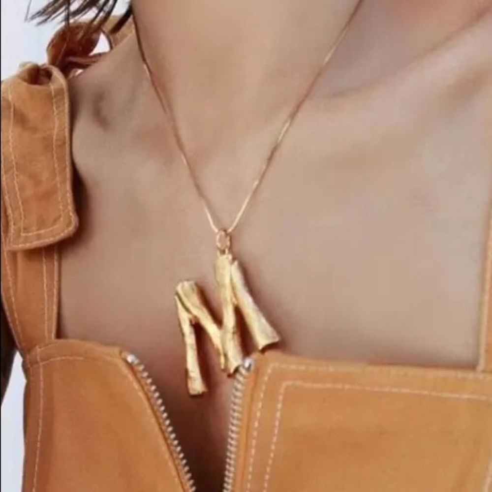 ❤️💕Famous Initial Pendant💕❤️. SOLD OUT